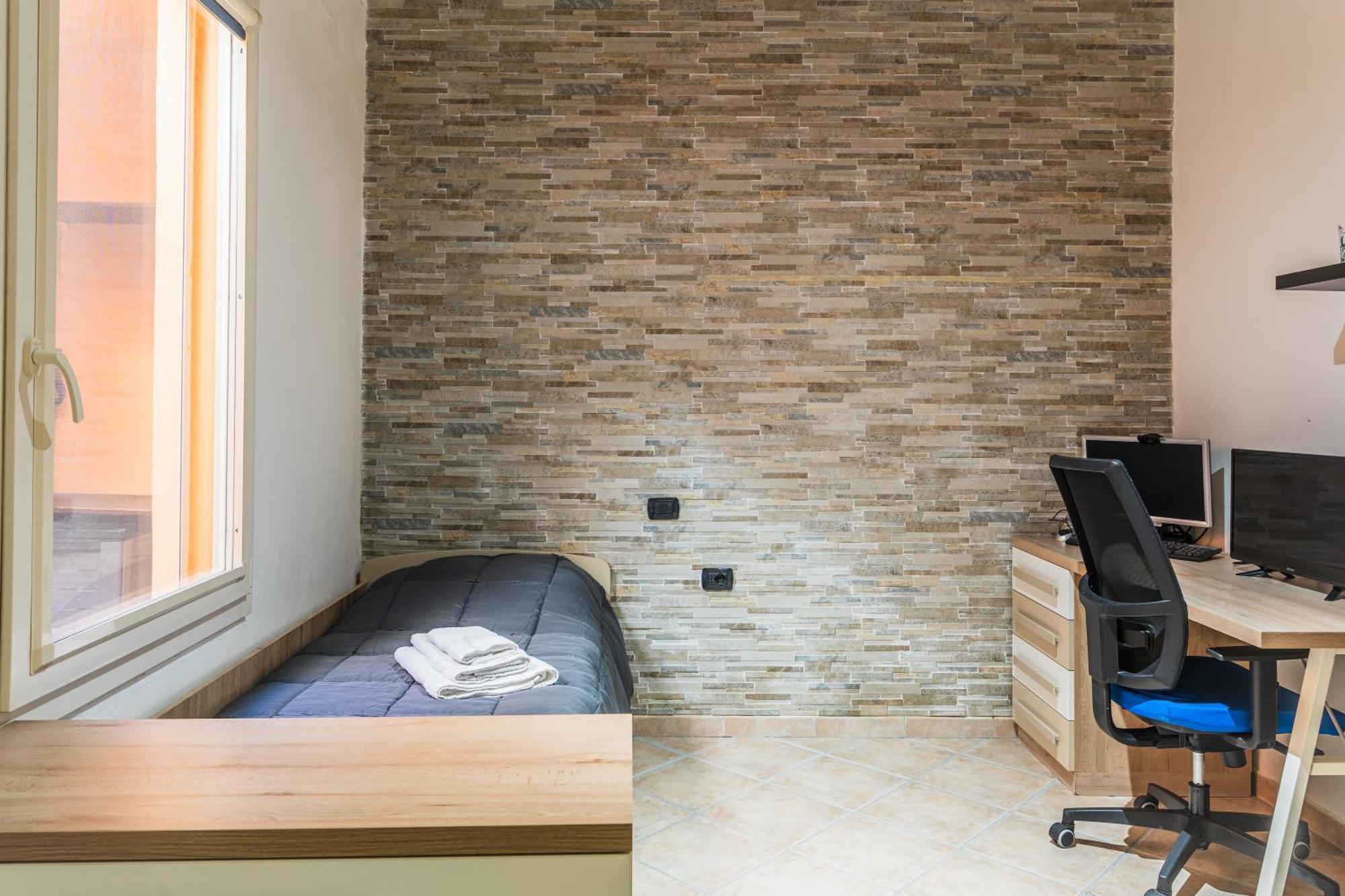 La Casa Di Ryan - Camere - Policlinico - Cittadella Монсеррато Экстерьер фото