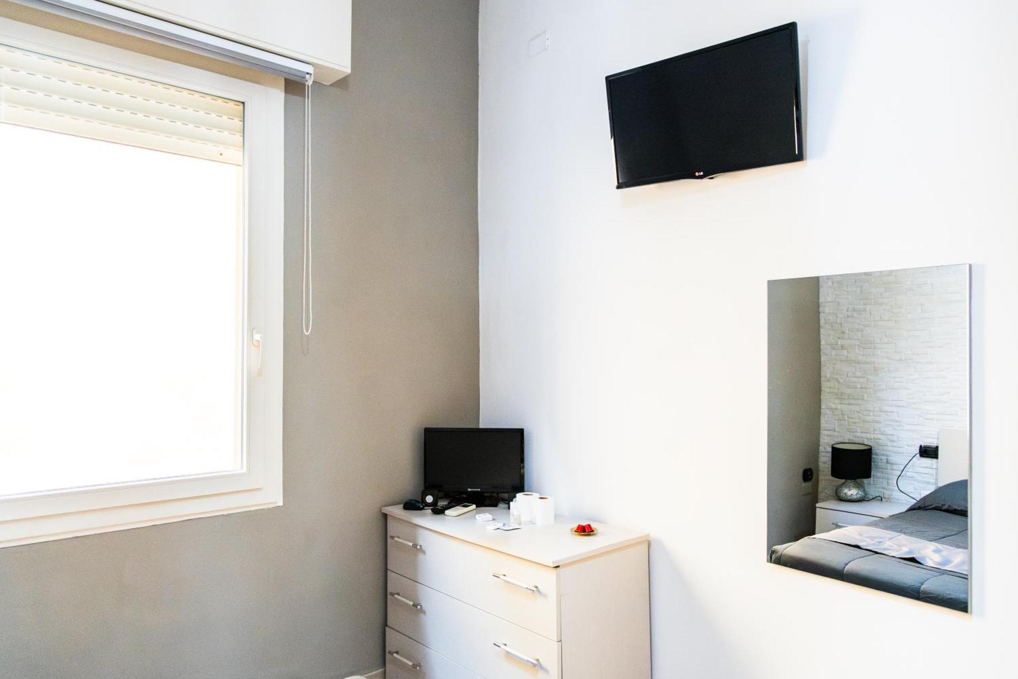 La Casa Di Ryan - Camere - Policlinico - Cittadella Монсеррато Экстерьер фото